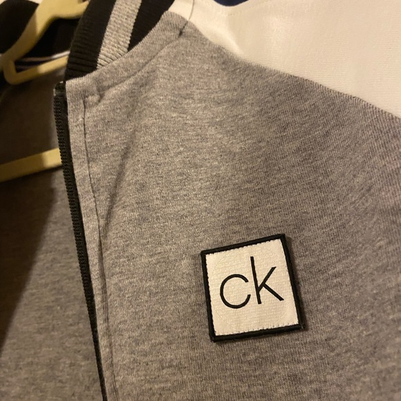 Calvin Klein zip up sweater - Picture 2 of 5